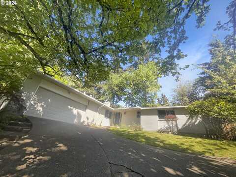 Woodland, LAKE OSWEGO, OR 97034