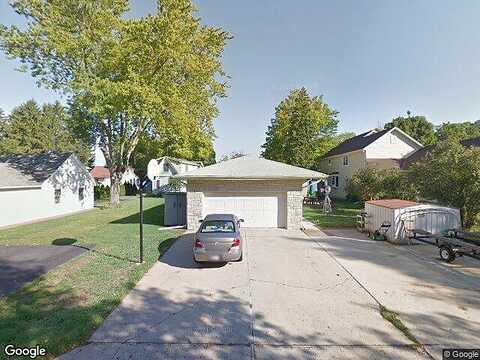 Shorewood, EAST TROY, WI 53120