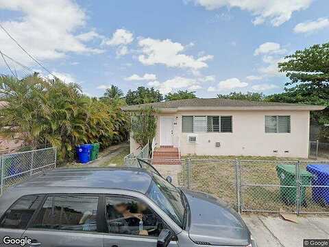 31St, MIAMI, FL 33135