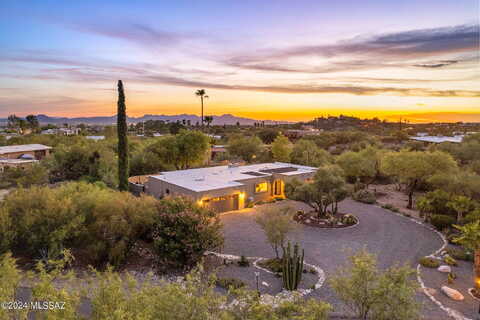 Camino Arenosa, TUCSON, AZ 85718