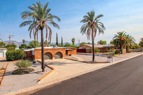 Holmes, TUCSON, AZ 85711