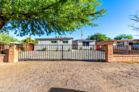 Lee, TUCSON, AZ 85716