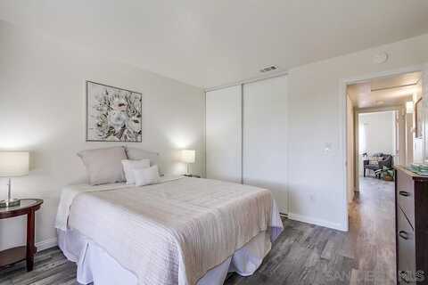 Avenida Descanso, OCEANSIDE, CA 92057