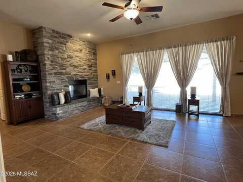 Placita Sinfin, GREEN VALLEY, AZ 85614