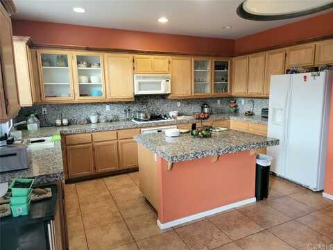 Rachel, HESPERIA, CA 92345