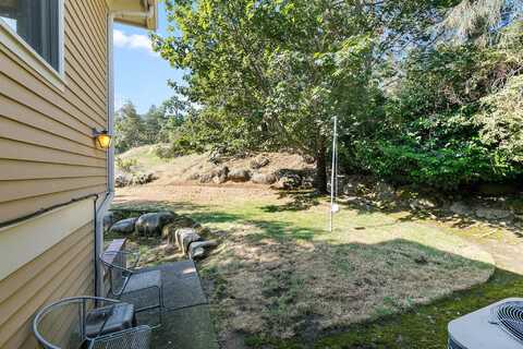 Benjamin, ASHLAND, OR 97520