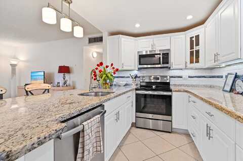 Capri J, DELRAY BEACH, FL 33484