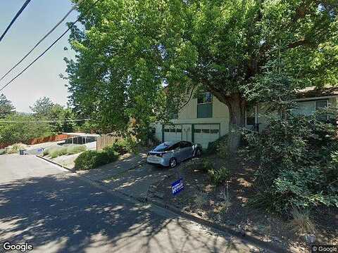 Chestnut, ASHLAND, OR 97520
