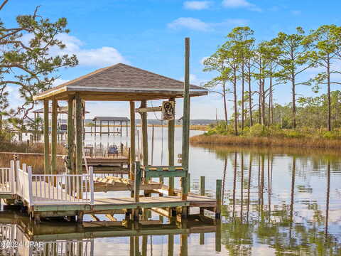 Coral, LYNN HAVEN, FL 32444