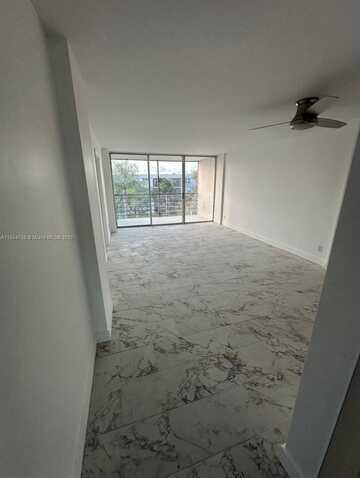 114 Royal Park Dr, Oakland Park, FL 33309