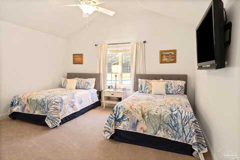 Castayls, PENSACOLA, FL 32504