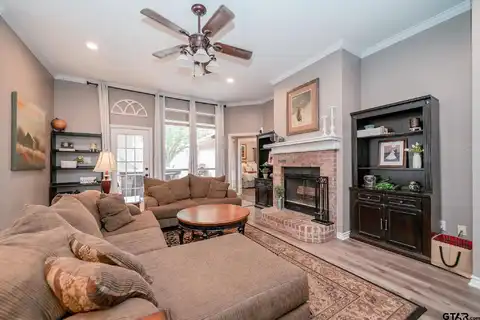Amanda, WHITEHOUSE, TX 75791