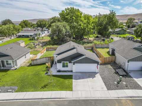Lucy, BENTON CITY, WA 99320