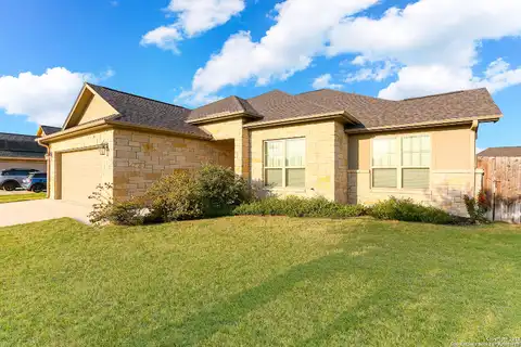 Fairway, FLORESVILLE, TX 78114