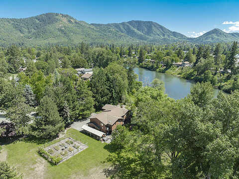 Belle Aire, GRANTS PASS, OR 97526