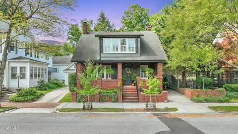 Juliana, BEDFORD, PA 15522