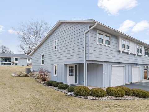 East, BARABOO, WI 53913