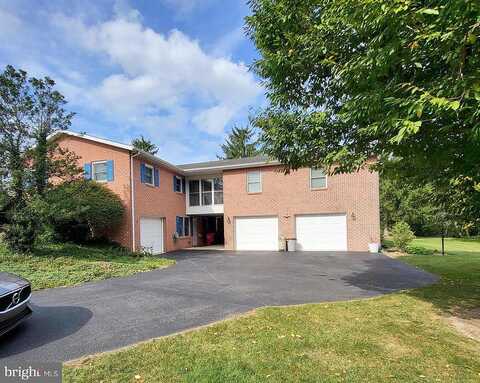 Jameslee, CHAMBERSBURG, PA 17202