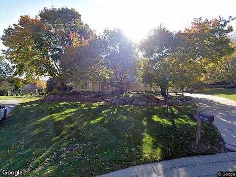 Waterside, PEWAUKEE, WI 53072