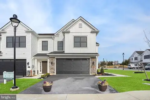 Mcnaney Farm Dr #8, WARRINGTON, PA 18976