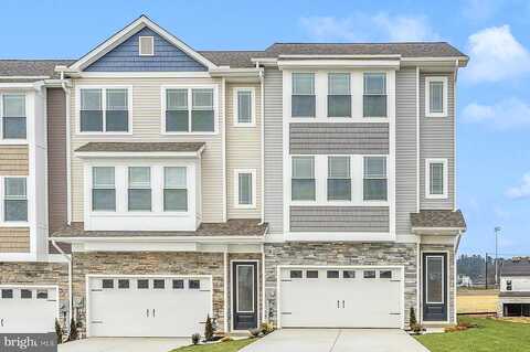 Abigail Ave, WAYNESBORO, PA 17268
