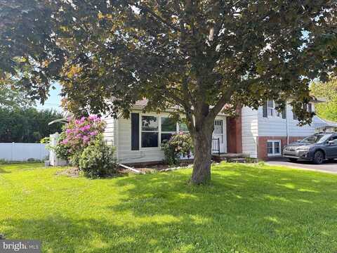 Walnut St, MONTOURSVILLE, PA 17754