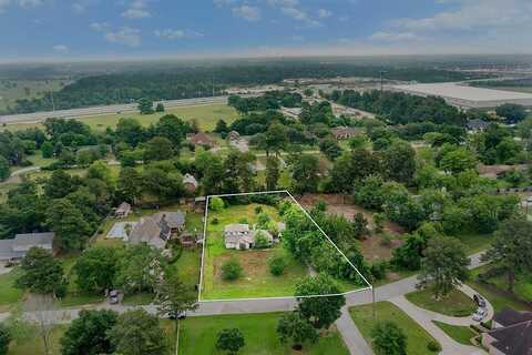 Le Berge, TOMBALL, TX 77377