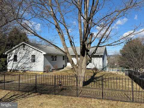 Matilda Ave, STATE COLLEGE, PA 16801