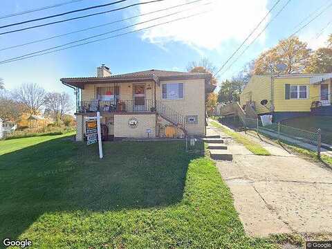 Croxall Ave, Aliquippa, PA 15001
