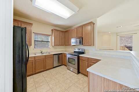 Foxford Run Dr, Schertz, TX 78108
