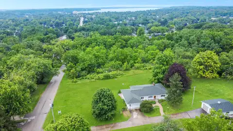 Williams, LAKE GENEVA, WI 53147