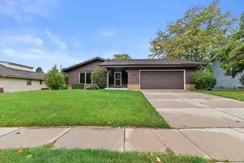 Shepard Hills, OAK CREEK, WI 53154