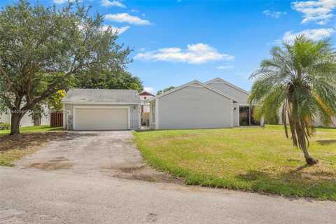 1312 N Quetzal Ct, Homestead, FL 33035