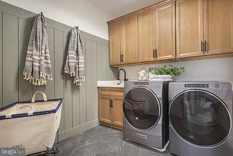 Tradesville Dr, DOYLESTOWN, PA 18901