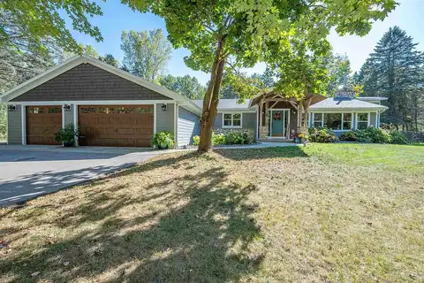 Hallers Creek, SUAMICO, WI 54313