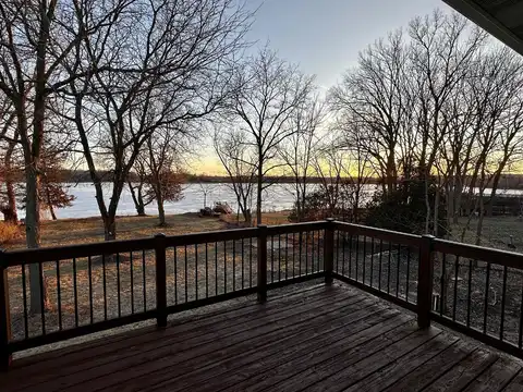 Smith Lake, WEST BEND, WI 53090