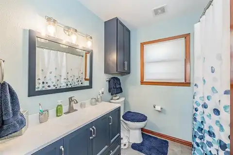 J E Woody, SPRINGTOWN, TX 76082