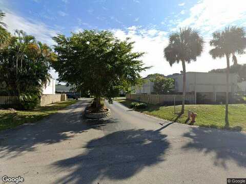 E Regal Ct, Wellington, FL 33414