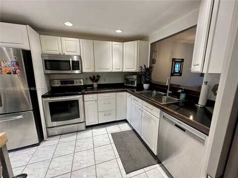 3151 N Course Ln, Pompano Beach, FL 33069