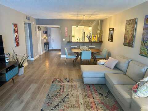 3151 N Course Ln, Pompano Beach, FL 33069