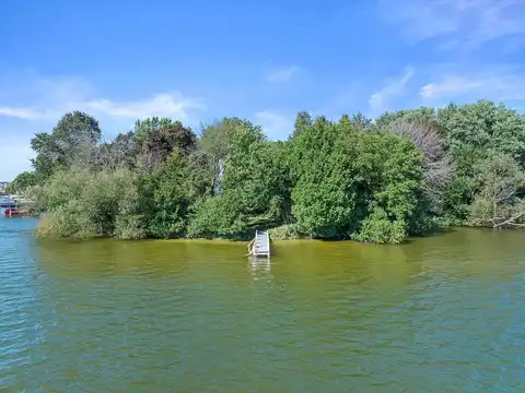 Bayview, OCONOMOWOC, WI 53066