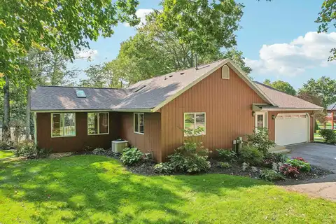 Eagle Point, MERRIMAC, WI 53561
