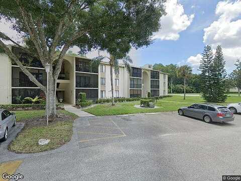 Lake Pine Way E, Tarpon Springs, FL 34688