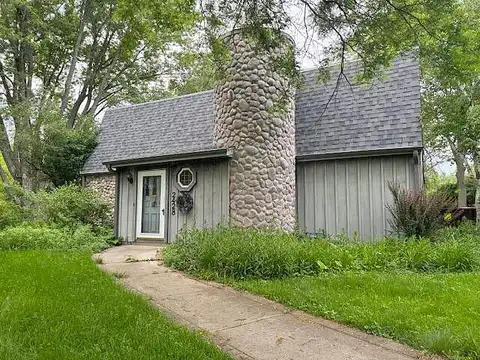 Chestnut, MEQUON, WI 53092