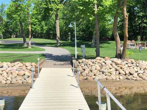 Arrowwood, ALEXANDRIA, MN 56308