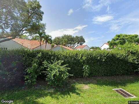 Beachwalk Cir, Naples, FL 34108