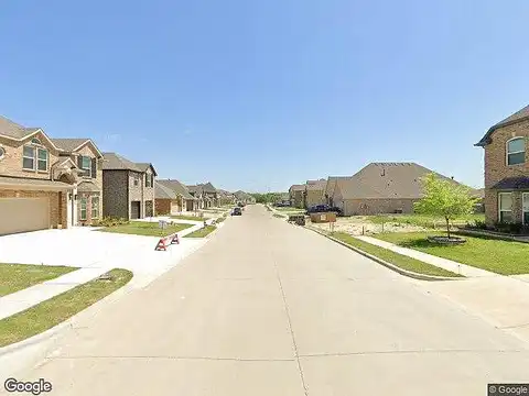 Tradd St, Glenn Heights, TX 75154