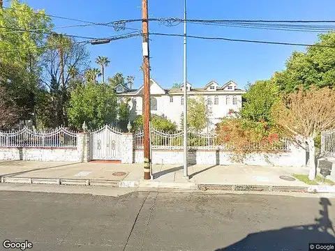 Aura, TARZANA, CA 91356