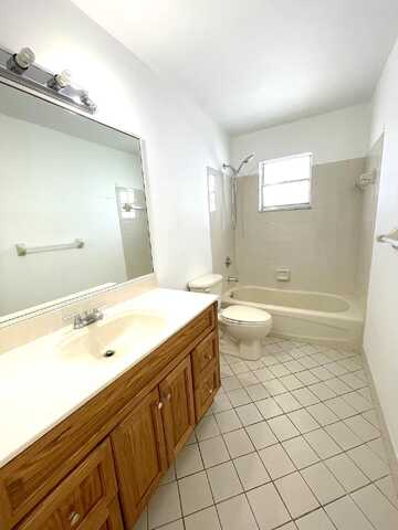 6Th, BOYNTON BEACH, FL 33426