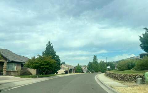 Fallbrook, MEDFORD, OR 97504